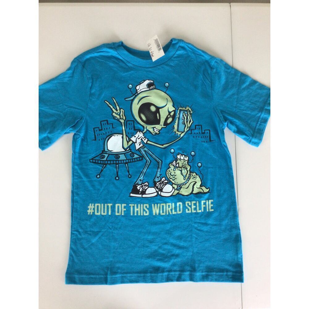 Est. 1989 Finest Quality Place Boys Graphic T-Shirt Green Crew Short Sleeve Sz M